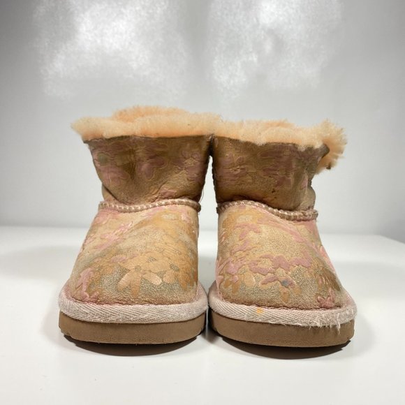 Ugg Youth Girls Boots T Mini Bailey Bow Flowers Pink Sz 6 - Picture 2 of 13